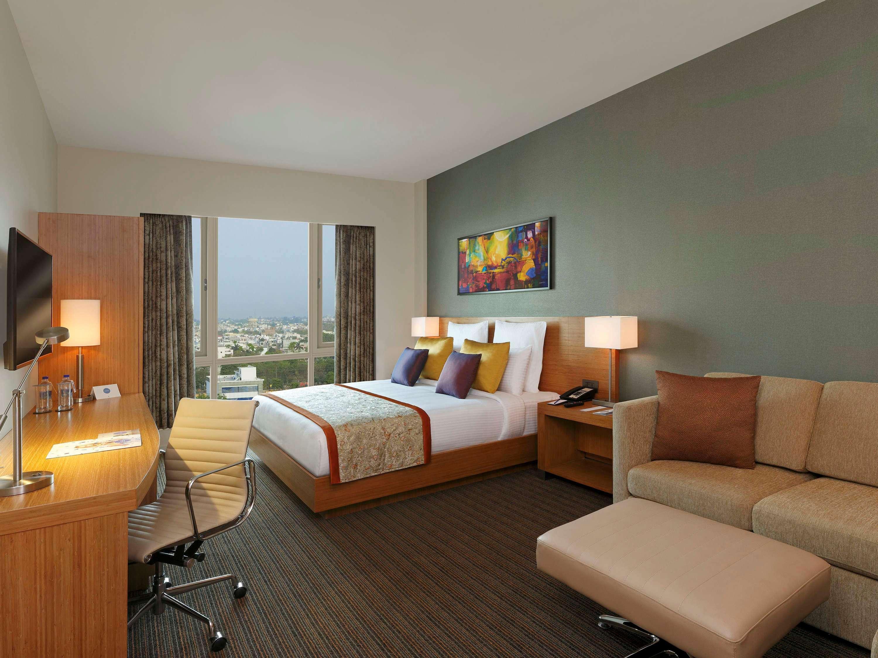 Novotel Lucknow Gomti Nagar Exterior photo